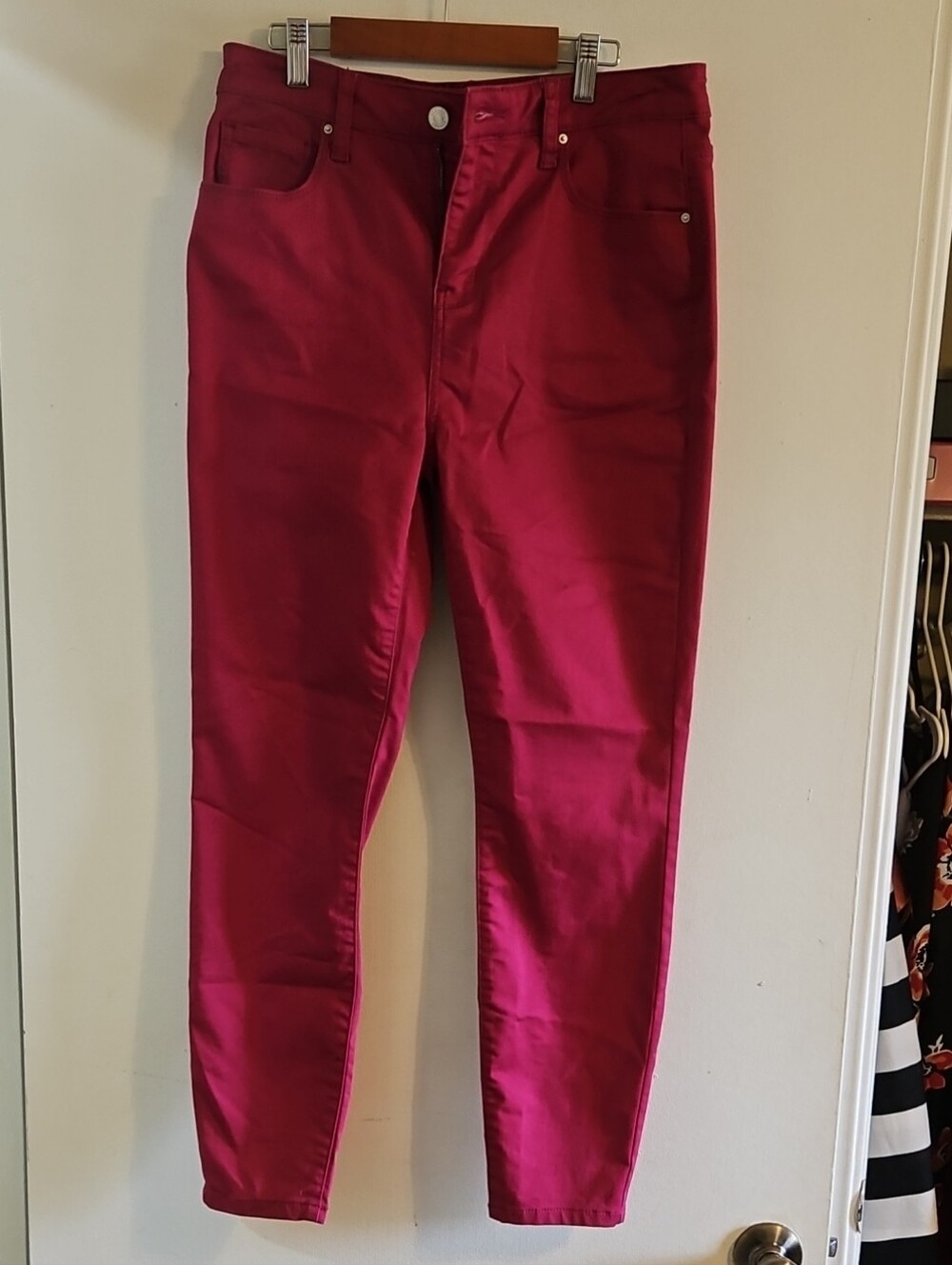 Zenana Outfitters Skinny Jeans in Berry